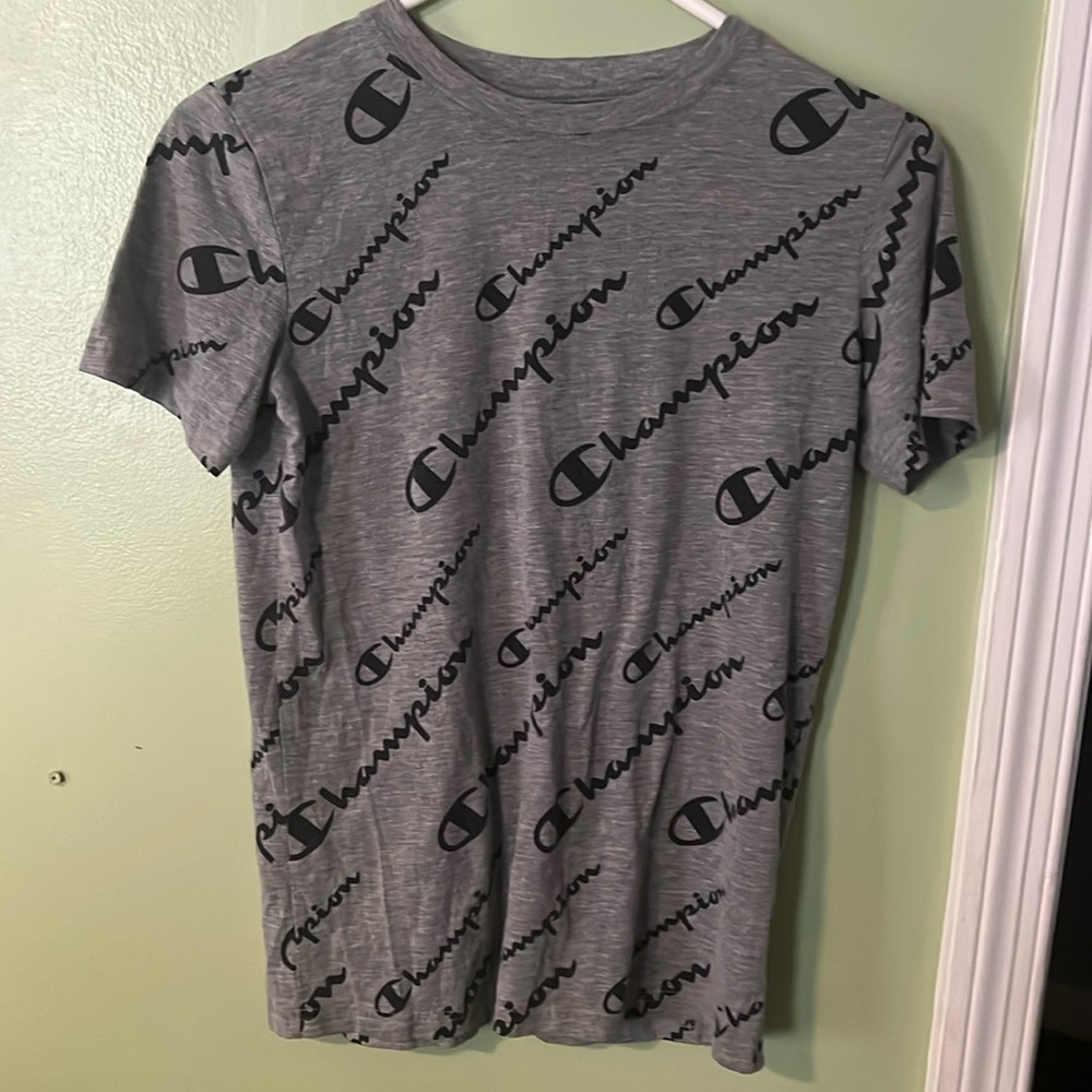 Boys champion tees size L